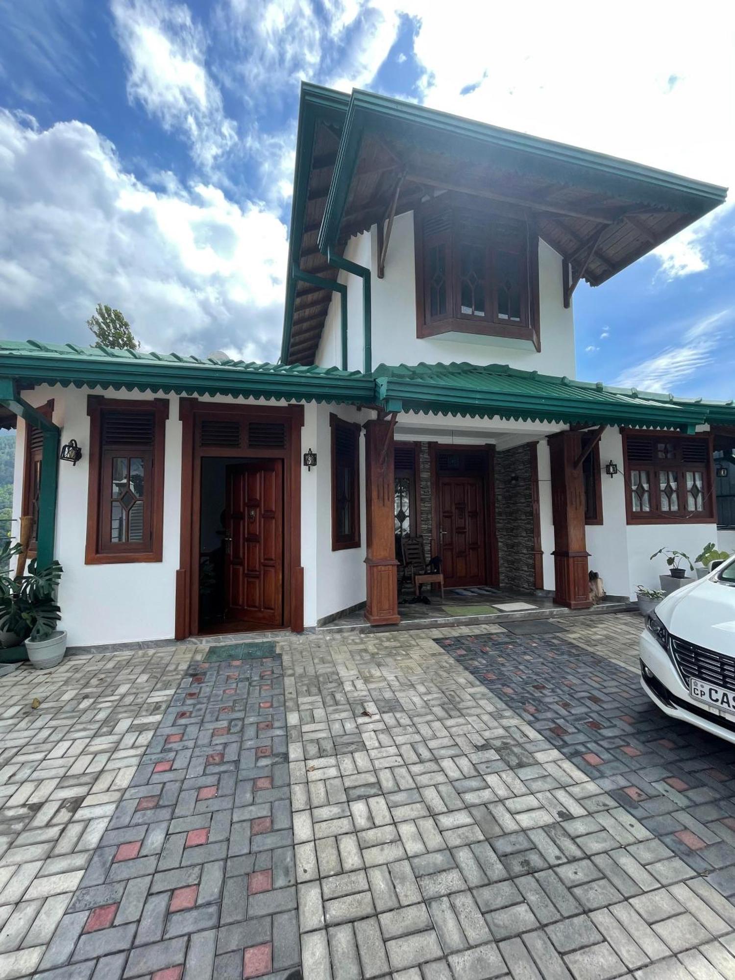 Rusty Bunk Villa Канди Экстерьер фото