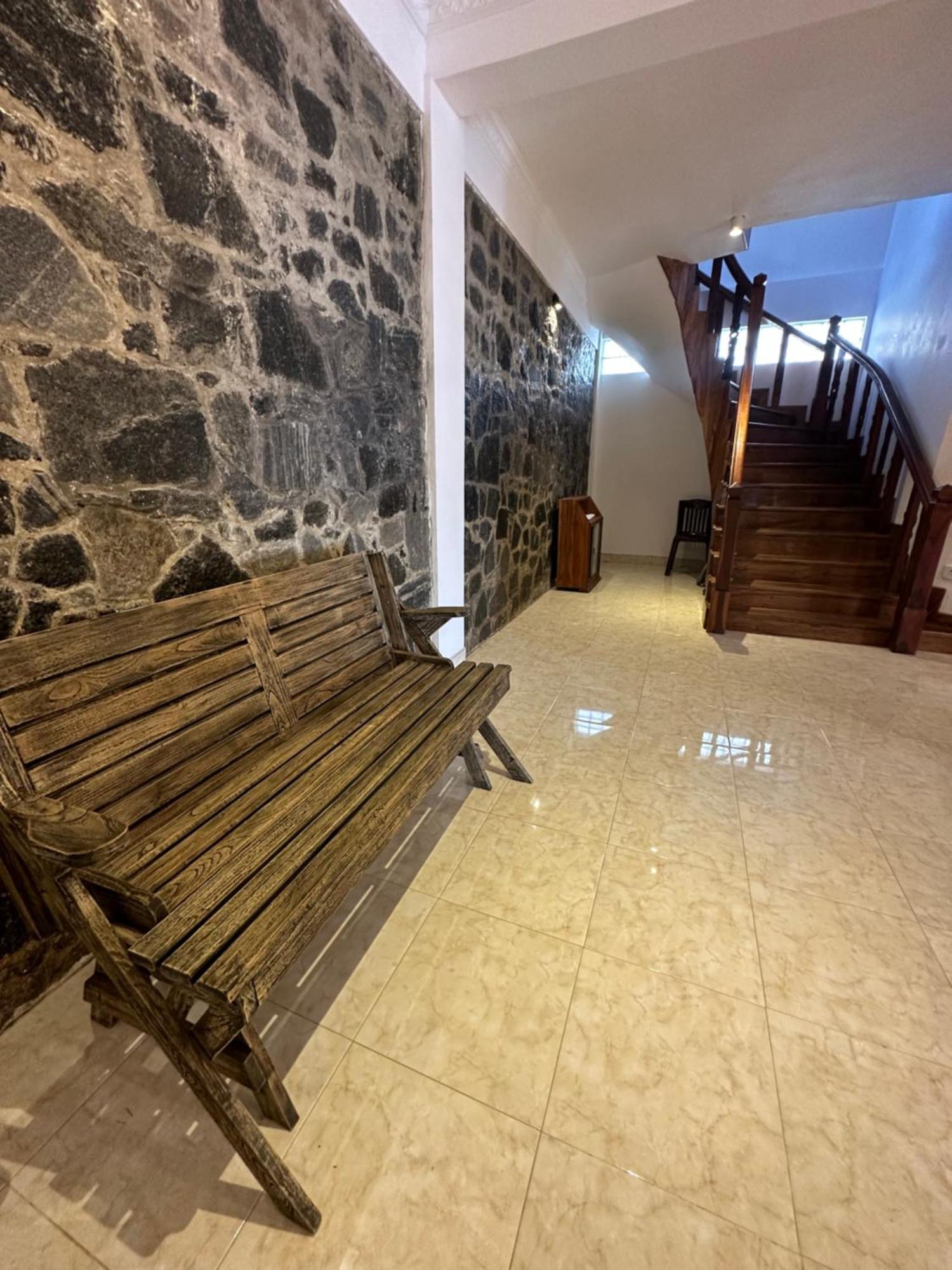 Rusty Bunk Villa Канди Экстерьер фото